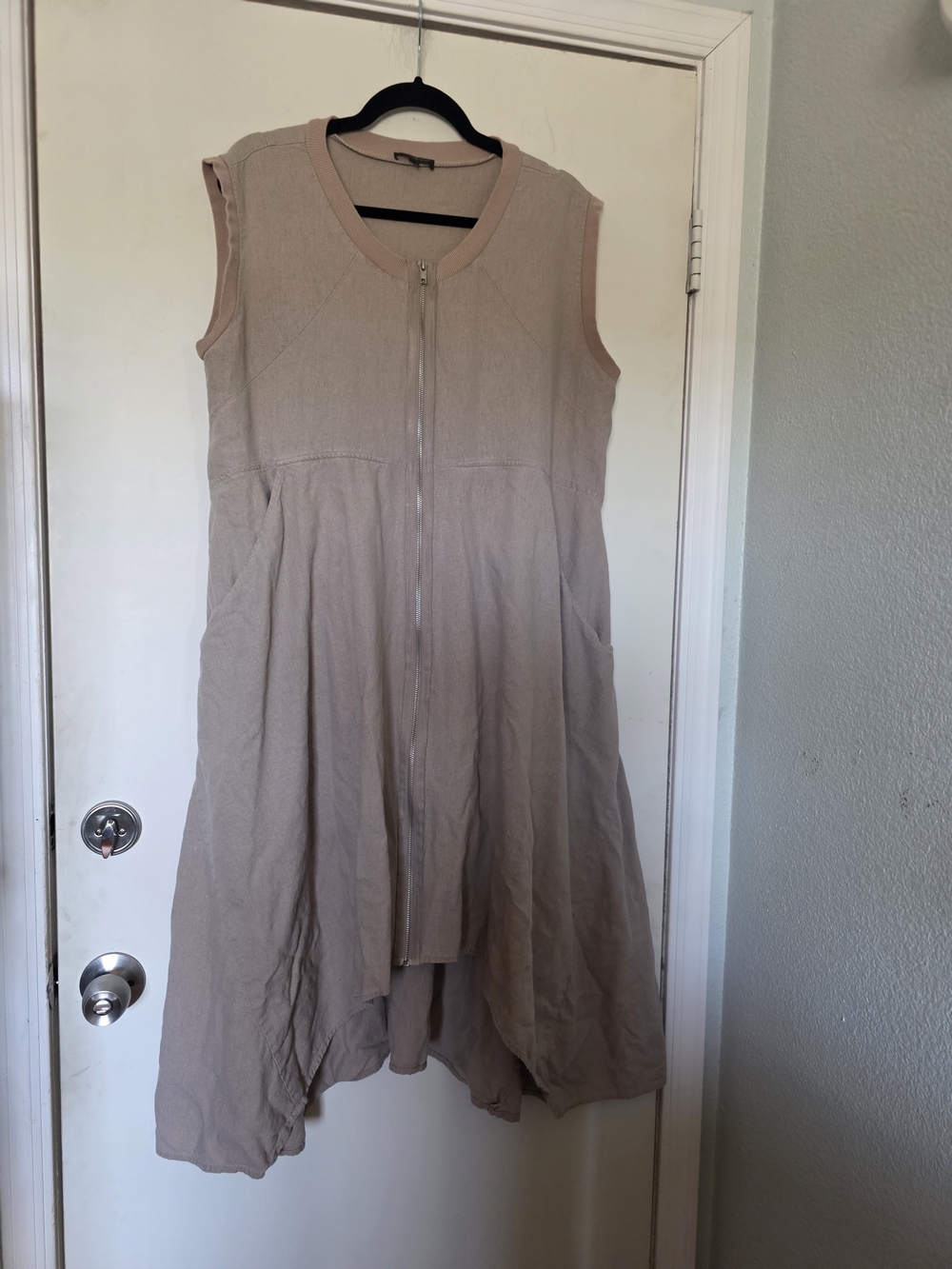 For Cynthia Sleeveless Zip-Front Dress in Light Beige